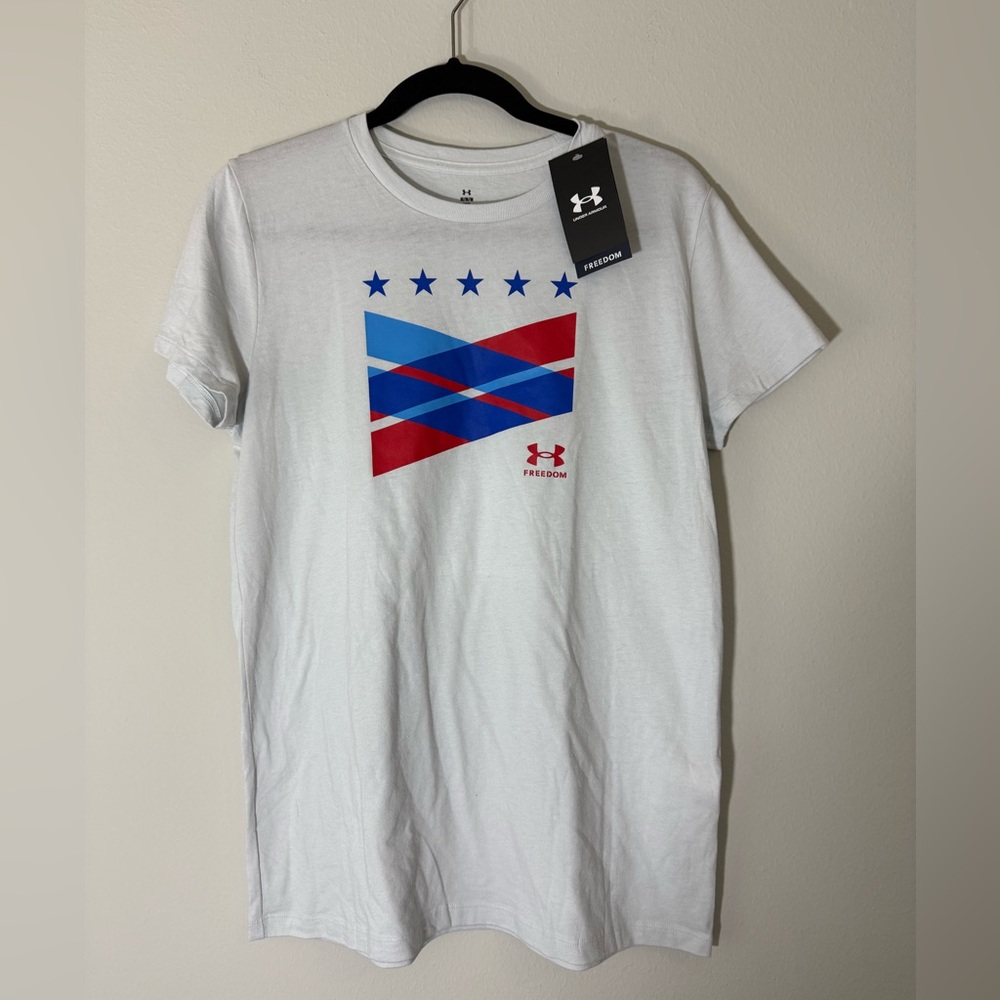 NWT Women’s Patriotic Under Armour T-Shirt